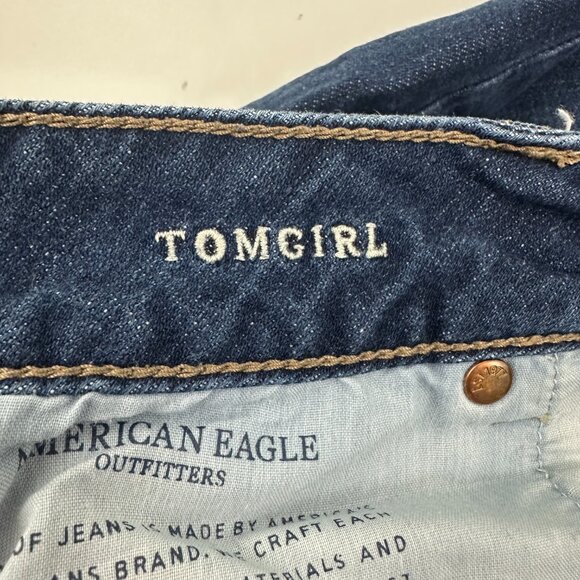 American Eagle Tom Girl Distressed Button Fly Women's size 4 Long Blue Jeans - Picture 3 of 5